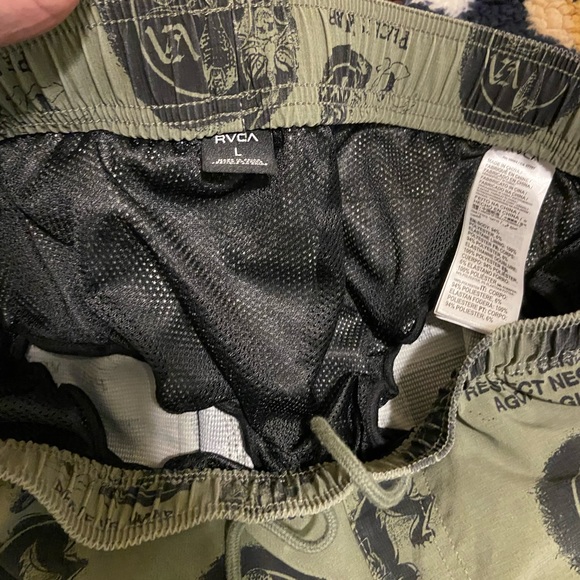 COPY - RVCA swim trunks size Large. Great quality and have flex material. - Picture 4 of 7